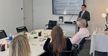 Jornada de formación de Assek Europe sobre seguros de transporte de mercancías para mediadores del Colegio de Madrid, con asistencia presencial y online.
